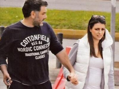 Η φουσκωμένη κοιλίτσα της εγκυμονούσας Κ...