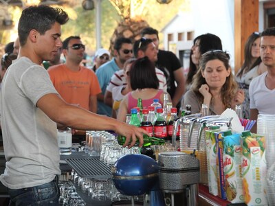 Το ΣΔΟΕ ξεχύθηκε στα νησιά και έφερε πίσ...