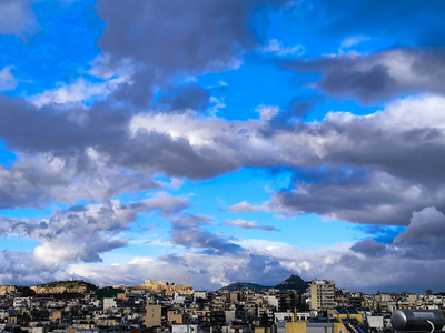 Καιρός: Βροχές στα νοτιοδυτικά, αραιές ν...