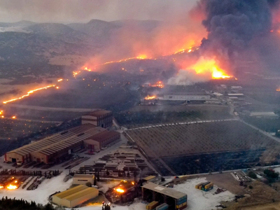 Φωτιά στη Μαγνησία: Drone κατέγραψε το ε...