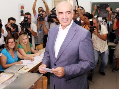 Στις 6.30 το απόγευμα ανακοινώνει την υπ...