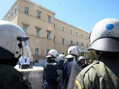 ΜΑΤ: Απαγορεύεται να μπούμε στη Βουλή ακ...