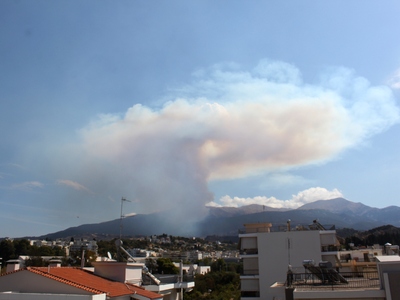 Σε ύφεση η φωτιά στο Άνω Καστρίτσι -Δεν ...