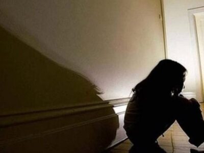 Μουσικός ροκ ελληνικού συγκροτήματος κατ...