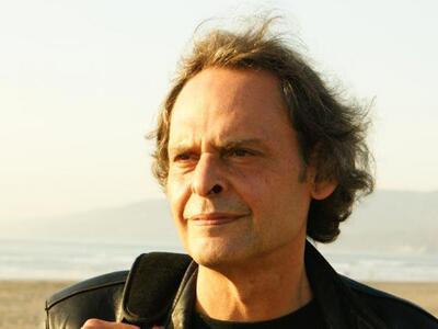 Στη φωτ. ο Roland Dyens.