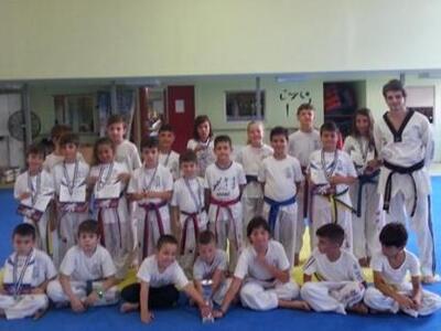  Επίδειξη από Αστραπή και Εκρηξη στην Πλαζ