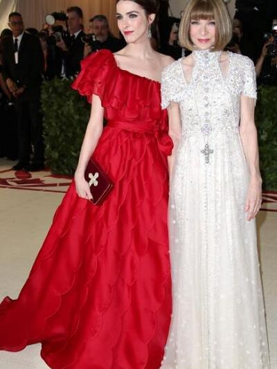 ANNA ΓΟΥΙΝΤΟΥΡ ΚΑΙ ΜΠΙ ΣΑΦΕΡ ΜΕ CHANEL