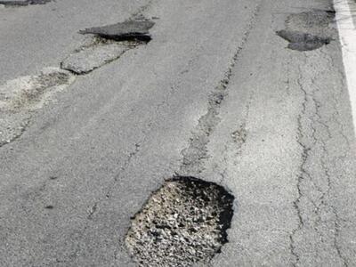 Πάτρα: Δρόμοι με... κρατήρες, κάδοι χωρί...