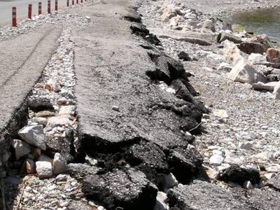 Πάτρα:Τα...ερείπια της ασφάλτου πάνω στα...