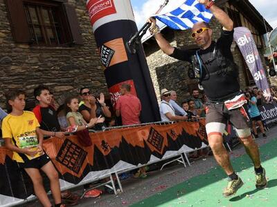 Δρομείς της "Φλόγας"  τερμάτισ...