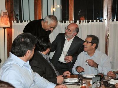 Ο οινολόγος Μπάκης Τσάλκος, ο Νίκος Καρα...