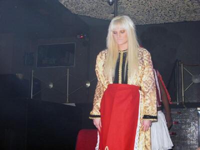 Καυτές φωτογραφίες από το show της Τζούλιας