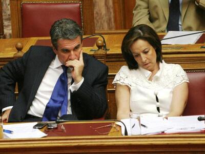 Σε κρίση πανικού η Κυβέρνηση-  Στα... όπ...