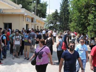  Πάτρα: Κατακλύζεται η ΕΡΑ από μηνύματα ...