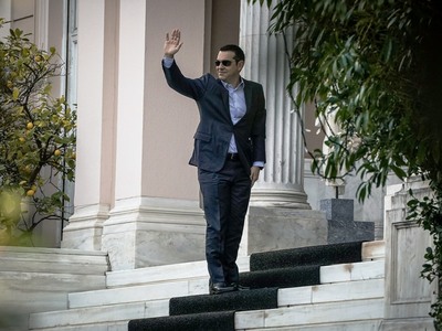 Μαξίμου: Ο κ. Μητσοτάκης το βάζει στα πόδια