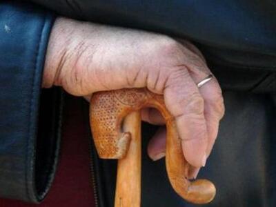 Αμφιλοχία: Δύο γυναίκες αφαίρεσαν 4.300 ...