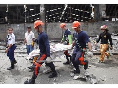 Ξεπέρασαν τους 100 οι νεκροί από τον σει...