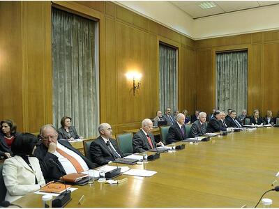 ΣΥΜΒΑΙΝΕΙ ΤΩΡΑ :  Μίνι - υπουργικό για τ...