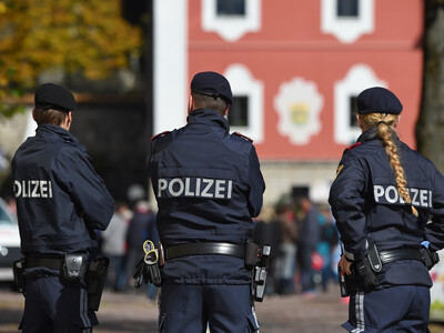 Βιέννη: Εντοπίστηκαν όπλα που «συνδέοντα...