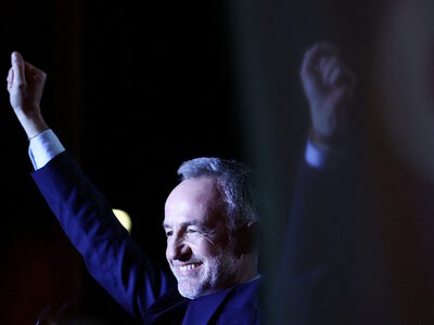 Γαλλία: Σοσιαλιστή δήμαρχο εξέλεξε το Πα...