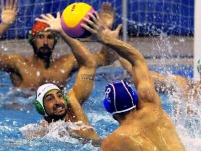 Πόλο: Με Kολόμβο και Καραμπέτσο το σημερ...