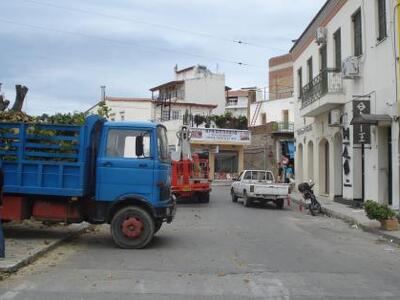 Πάτρα: Ξεκίνησαν οι εργασίες στην πλατεί...