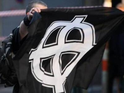 Χρυσαυγίτης ποδηλάτης «διέκοψε» τη συνεδ...