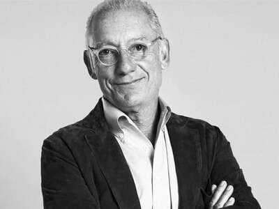 Ανατροπή με τον θάνατο του ιδρυτή της Ma...