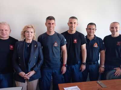 Γεωργία Ντάτσικα: Επίσκεψη στους Πυροσβε...