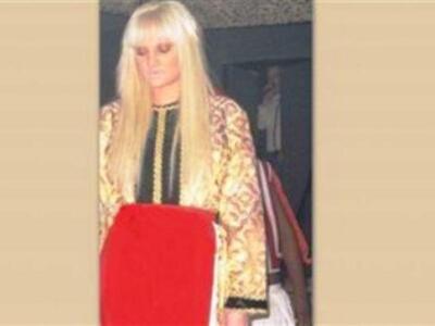 Ε, ποτέ! Η Τζούλια ντύθηκε ...Μπουμπουλίνα 