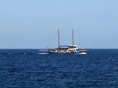 Αίγιο: Ανέλκυση και απομάκρυνση ιστιοφόρ...