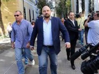 O Παναγιώταρος τύπωσε νέα μπλουζάκια-πρό...