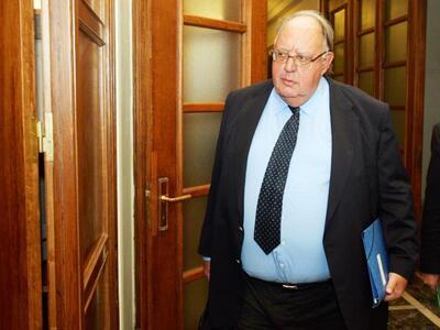 Θ. Πάγκαλος: «Οι μαυραγορίτες διακινούν ...