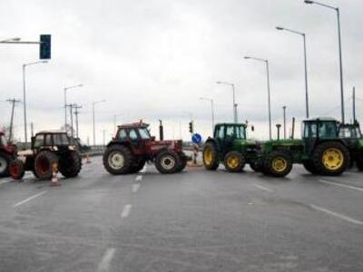Τρίτη εβδομάδα με κλειστούς δρόμους