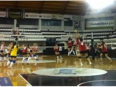 Ο Απόλλωνας ηττήθηκε με 3-0 σετ από την ...