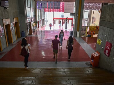 Κλειστή λόγω.. Ρουβικώνα σήμερα η φιλοσο...