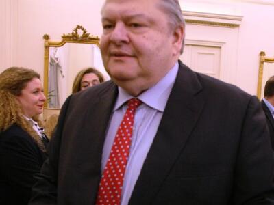 Βενιζέλος: Μεγάλη ήττα του ΠΑΣΟΚ και δική μου
