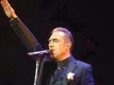 Ο ναζιστικός χαιρετισμός του Σφακιανάκη ...