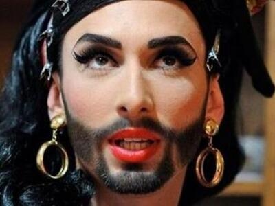 ΓΕΛΙΟ ΜΕΧΡΙ ΔΑΚΡΥΩΝ! Ξυρίστηκε σε ένδειξ...