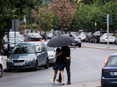 Καιρός: Τοπικές βροχές σε αρκετές περιοχ...