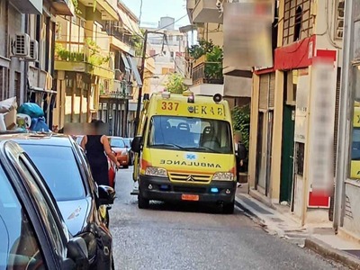 Αγρίνιο: Άνδρας έπεσε από τον πρώτο όροφ...