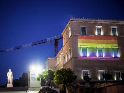 Η Βουλή «ντύθηκε» στα χρώματα του Athens...