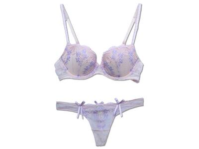 Ανοιξιάτικα εσώρουχα από το κατάστημα Λα...