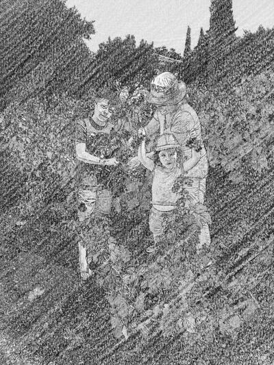 Οικογενειακώς στον τρύγο...