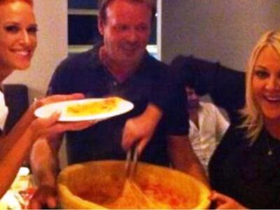 Πού έφαγε μακαρονάδα η Σίσσυ μαζί με την Ρούλα;