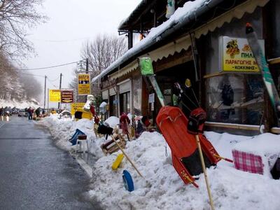 Χιονίζει από το πρωί στο Πήλιο