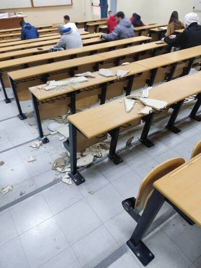 ΠΑΝΕΠΙΣΤΗΜΙΟ: Κατέρρευσε τμήμα της οροφής... ευτυχώς χωρίς φοιτητές! Τι απαντά ο Χρήστος Μπούρας