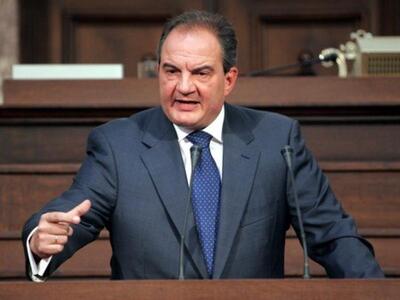 «Εγέρθητι» και από τον Καραμανλή σε δημο...