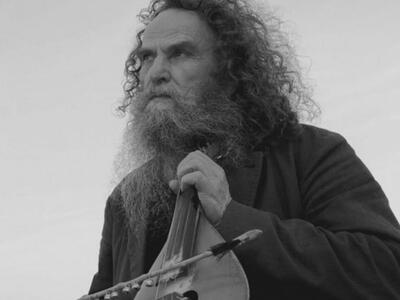 Έρχεται για μία live μουσική εμφάνιση στ...