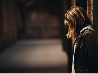 Ενδοοικογενειακή βία: Έβαλε φωτιά στο σπ...